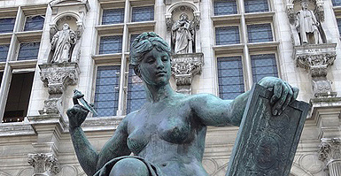 Paris Travel Guide